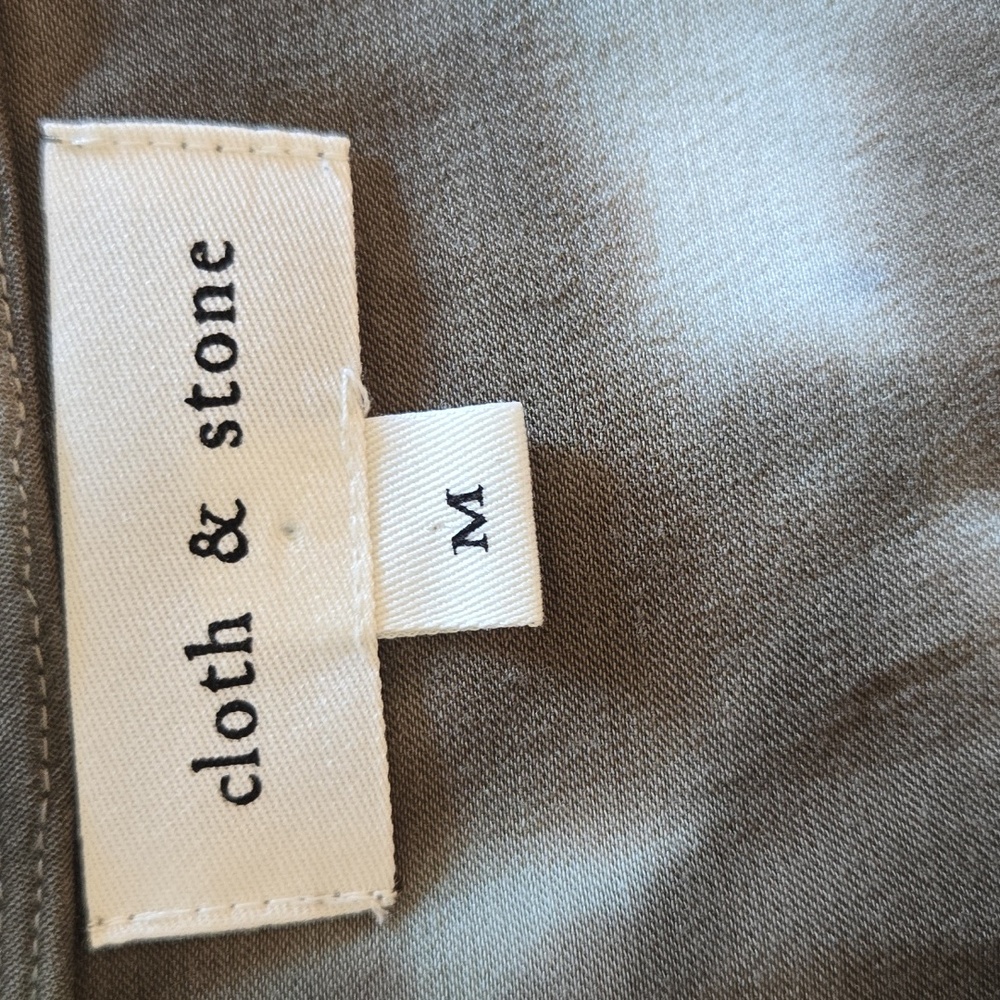Cloth & Stone Evereve Hi-Low V-Neck Camo Tie Dye Satiny Tee Green/Black EUC - M - Picture 7 of 8
